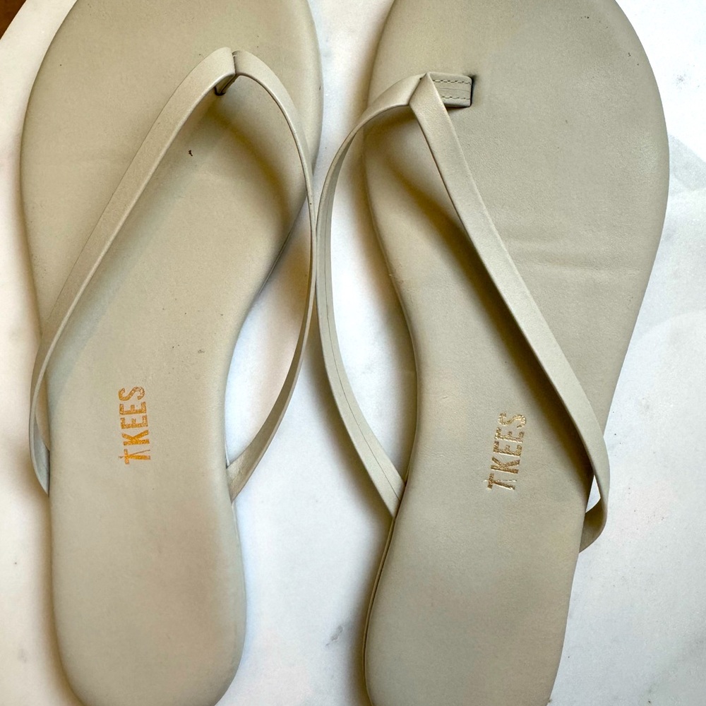 Tkees sandals Lily Nudes. Light gray